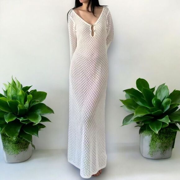COMMENSE Women’s Long Sleeve Crochet Knit Maxi Dress in the Size Medium in White - Picture 8 of 14